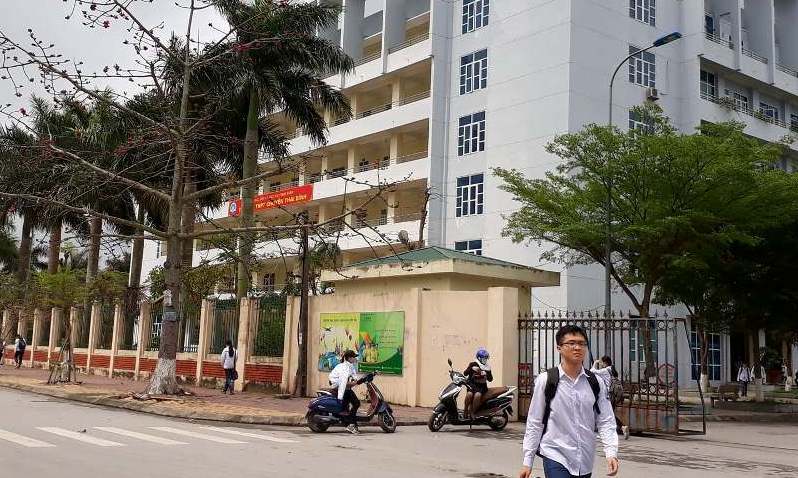 Giáo viên trường chuyên Thái Bình bị tố gạ tình học sinh