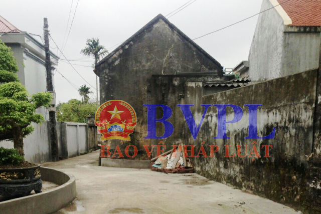 Bí thư Chi bộ thôn dẫn người hành hung hàng xóm nhập viện