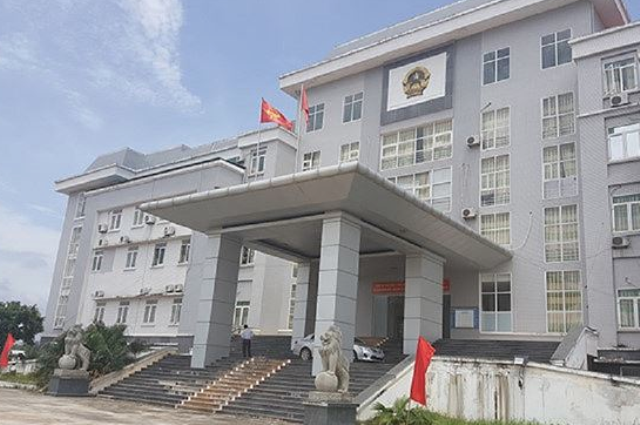 Một huyện cả Bí thư, Chủ tịch và Ban thường vụ bị kỷ luật cảnh cáo