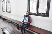 Nước mắt hai người mẹ trong phiên tòa xét xử ca sĩ Châu Việt Cường