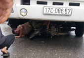 Người đàn ông thoát chết hy hữu sau khi bị xe tải kéo lê dưới gầm xe