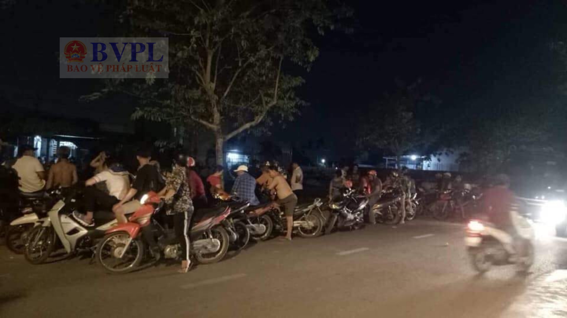 RÚNG ĐỘNG Kẻ ngáo đá điên cuồng giết hại cả gia đình của mình