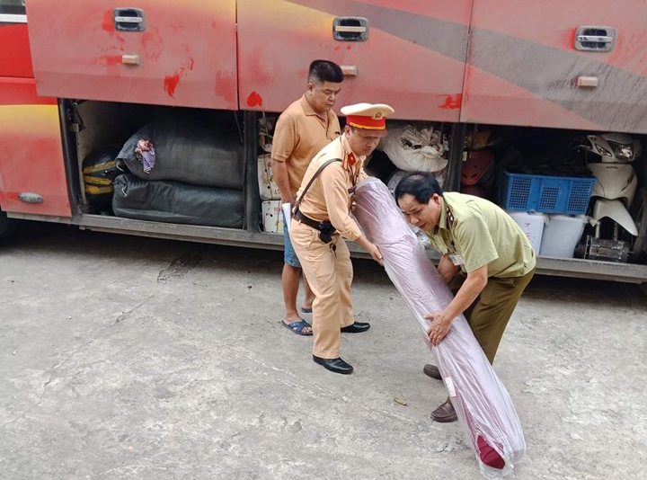 Phát hiện, thu giữ lô hàng lậu trị giá trên 100 triệu đồng