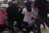 Phẫn nộ hình ảnh 10 nữ sinh hung hãn lao vào đánh đập bạn ở Quảng Ninh
