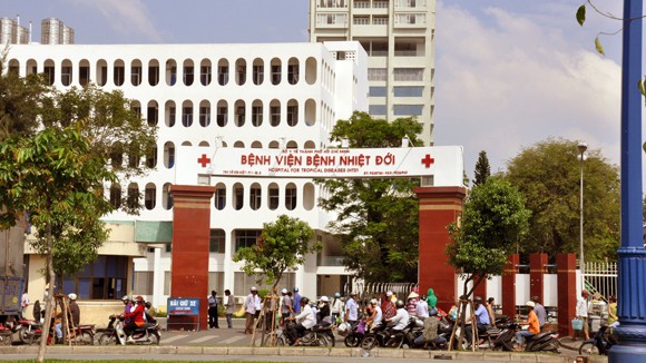 Nam thanh niên nghi dùng vật sắc nhọn đâm khiến 10 người phơi nhiễm HIV