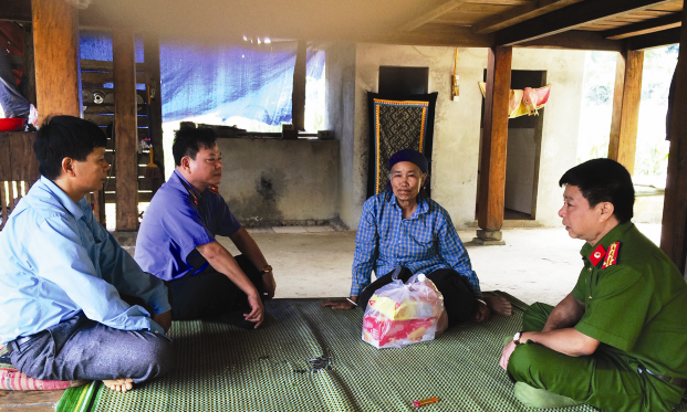 Những dấu chân thầm lặng