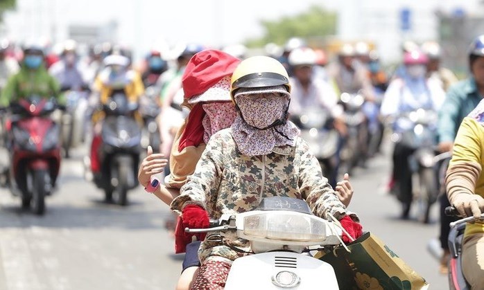 Hôm nay cả nước nắng nóng, chiều tối có mưa dông