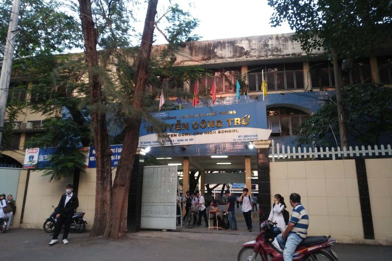 Họp khẩn vụ Hiệu phó bị tố sửa bài thi, nâng điểm cho học sinh