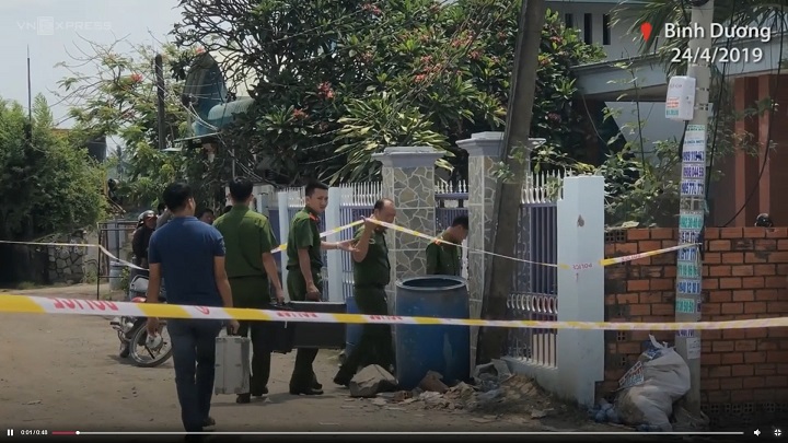 Khám nghiệm hiện trường vụ thảm sát 3 bà cháu ở Bình Dương