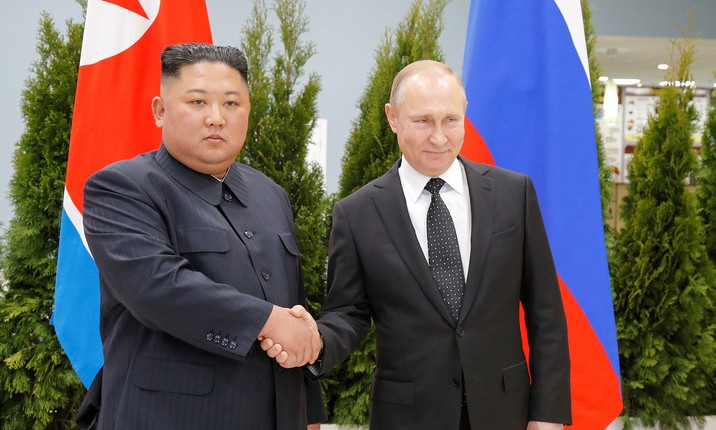 Toàn cảnh cuộc gặp đầu tiên giữa Tổng thống Vladimir Putin và Chủ tịch Kim Jong-un