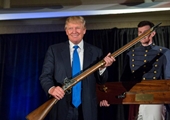 Tổng thống Trump lại bất ngờ rút Mỹ rút khỏi hiệp ước buôn bán vũ khí của Liên Hợp Quốc