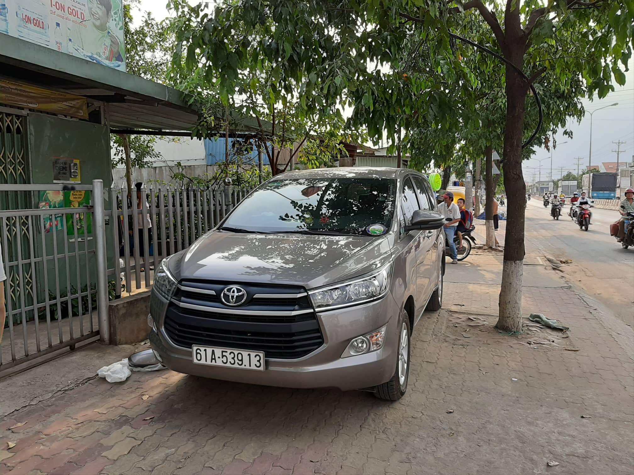 2 thanh niên bị đâm gục khi bắt trộm