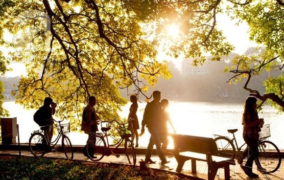 Hôm nay nắng nóng trải rộng dài khắp cả nước, nhiều địa phương có mưa