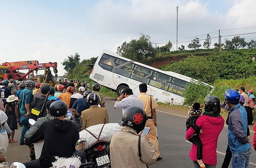 Xử lý hành chính đối tượng chặn xe 7 chỗ hành hung người trên xe