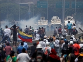 Guaido đảo chính thất bại, Mỹ dọa nạt Tổng thống Maduro