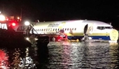 Boeing 737 chở 136 người đâm thẳng xuống sông gần căn cứ quân sự Mỹ