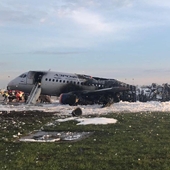 Hé lộ nguyên nhân máy bay Superjet Nga lao xuống đất, bốc cháy