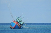 Cứu tàu cá cùng 6 ngư dân bị nạn trên vùng biển Trường Sa