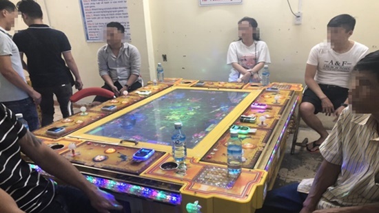 Mâu thuẫn trong tiệm game bắn cá, thanh niên đâm chết người rồi bỏ trốn
