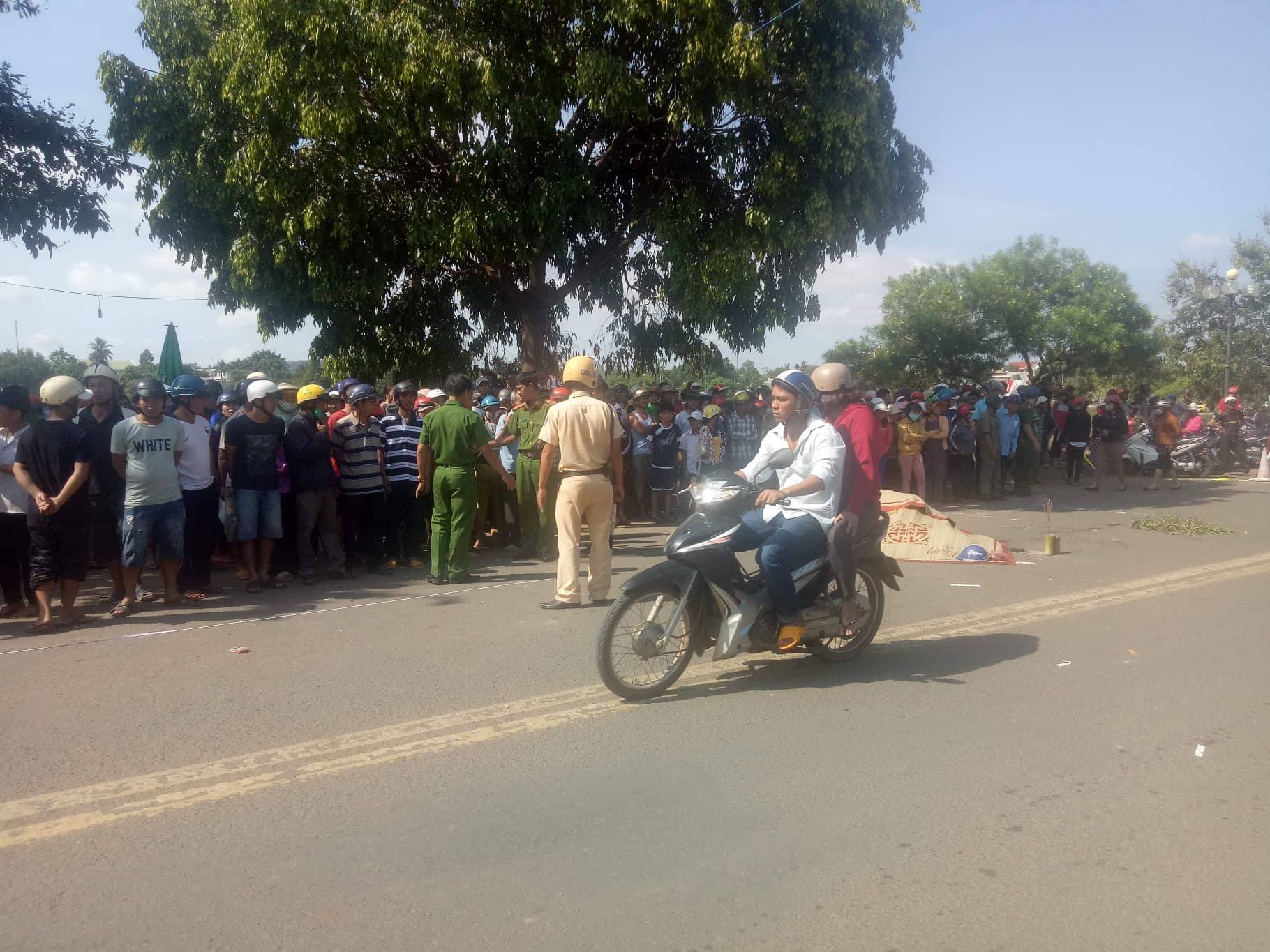 Bị xe tải tông mạnh từ phía sau, người đàn ông tử vong tại chỗ