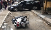 Khoảnh khắc nữ tài xế lùi xe Camry tông chết người đi xe máy