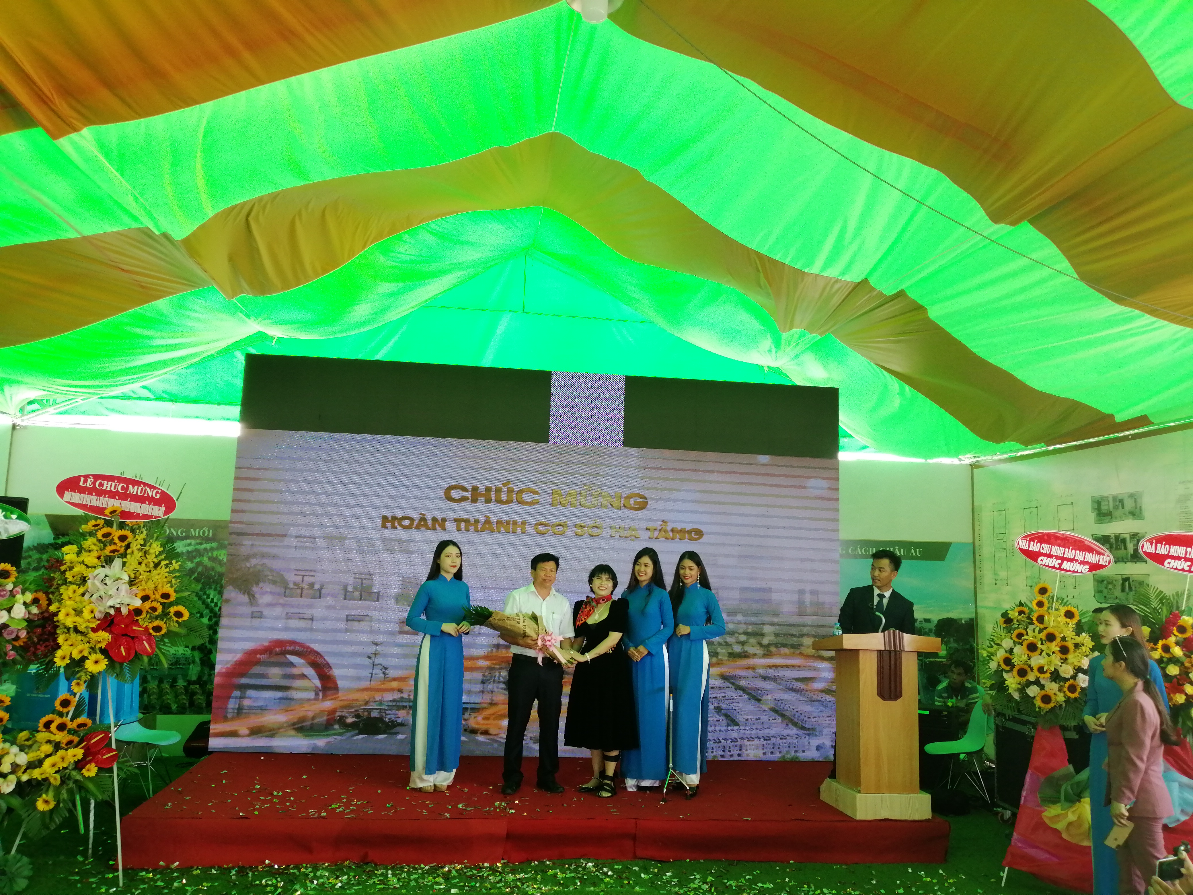 Hai dự án Phú Hồng Phát và Phú Hồng Lộc tiếp tục được chủ đầu tư bàn giao sổ hồng trước hạn