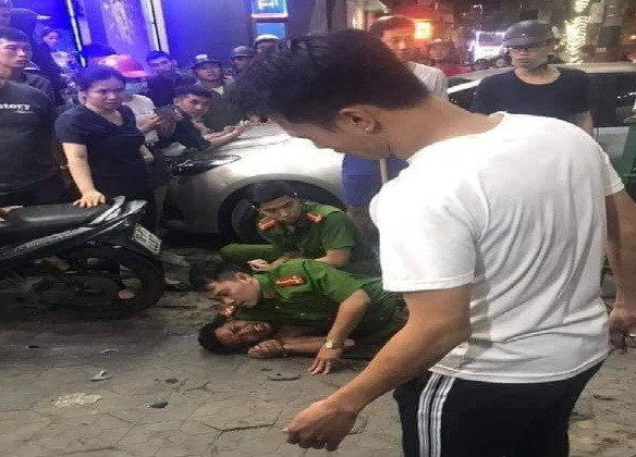 Kẻ “ngáo đá” náo loạn phố, chém người dân và một Công an Hải Phòng bị thương