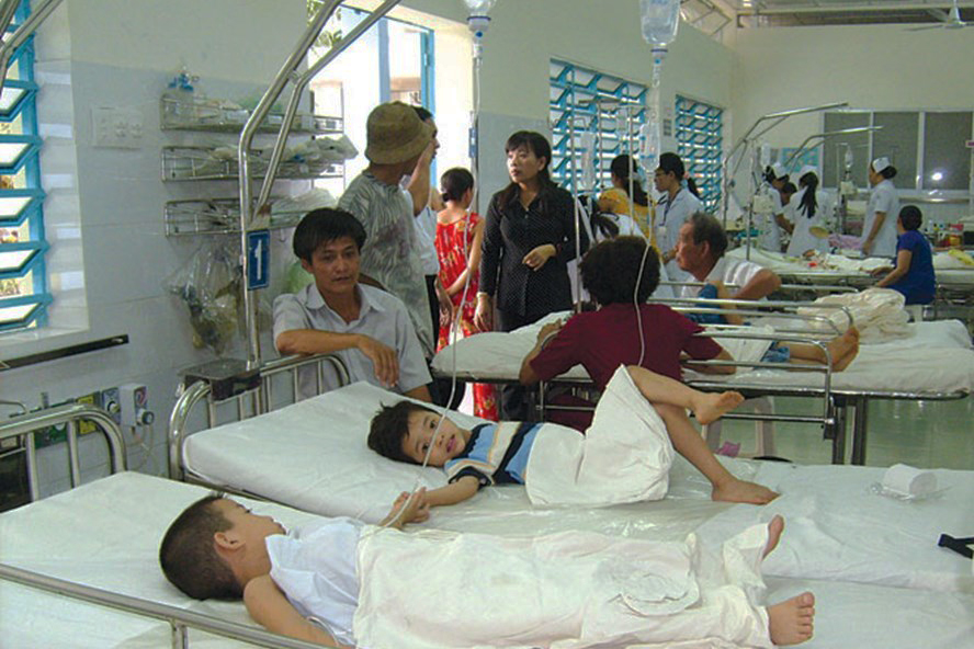 Chưa xác định nguyên nhân khiến 134 trường hợp ngộ độc tập thể sau tiệc cưới