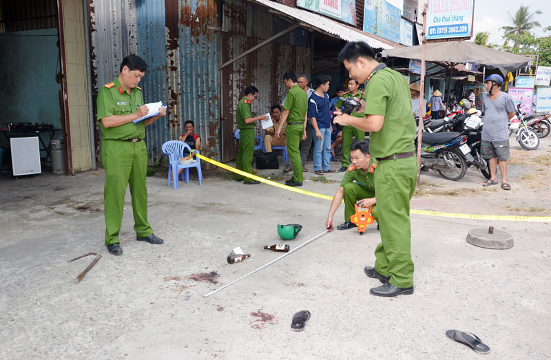 Bố vợ và con rể hợp sức đánh bầm dập 2 anh em ruột vì mâu thuẫn tiền bạc