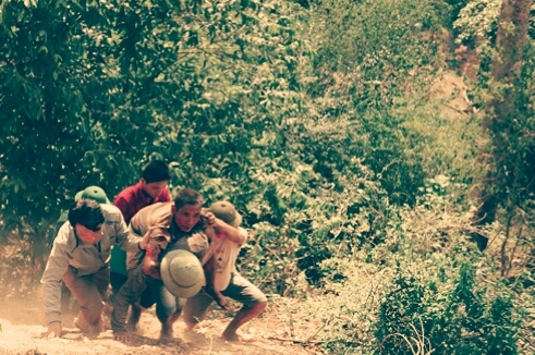 Cứu người đàn ông dưới vực sâu 20m ở Nghệ An