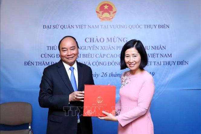 Thủ tướng Nguyễn Xuân Phúc gặp gỡ cộng đồng người Việt Nam tại Thụy Điển