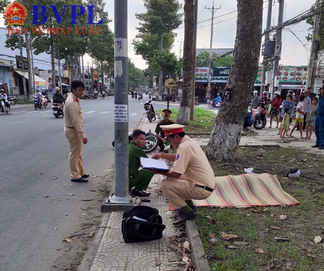 Đi ăn giỗ về, nam thanh niên đâm cột điện chết tại chỗ