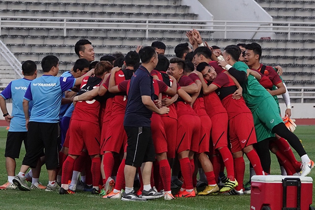Tuyển Việt Nam đấu Thái Lan Giá trị của nụ cười