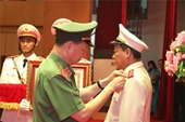 Thượng tướng Lê Quý Vương được tặng thưởng Huân chương Quân công hạng nhất