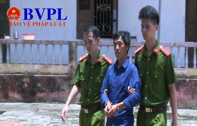 Bắt đối tượng vận chuyển 1 000 viên ma túy tổng hợp