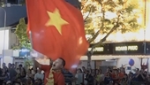 Cổ động viên tiếc nuối khi tuyển Việt Nam thua trong loạt penalty