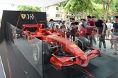 Chiêm ngưỡng siêu xe F1 Ferrari ngay tại Hồ Gươm