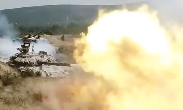 Liên quân Nga, Belarus và Serbia bất ngờ tổ chức tập trận quân sự