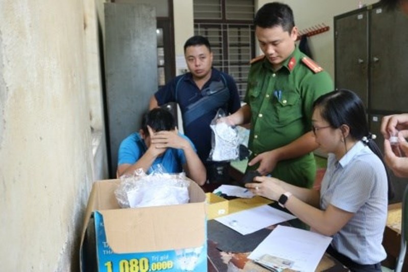 Phá tụ điểm chuyên phân phối thiết bị gian lận thi cử ở Hải Phòng