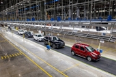 Nhà máy sản xuất ô tô thương hiệu Việt xác lập 3 kỷ lục thế giới