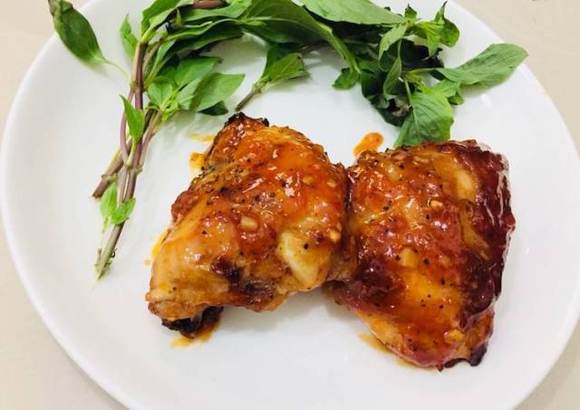 Mát trời làm món đùi gà rim tiêu ngon hết nấc