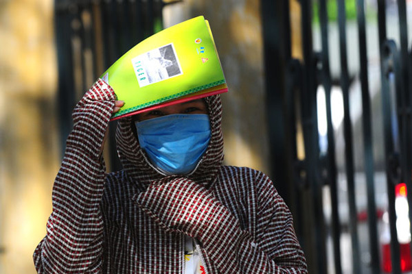 Hà Nội nắng thiêu đốt, thời tiết cực kỳ oi bức