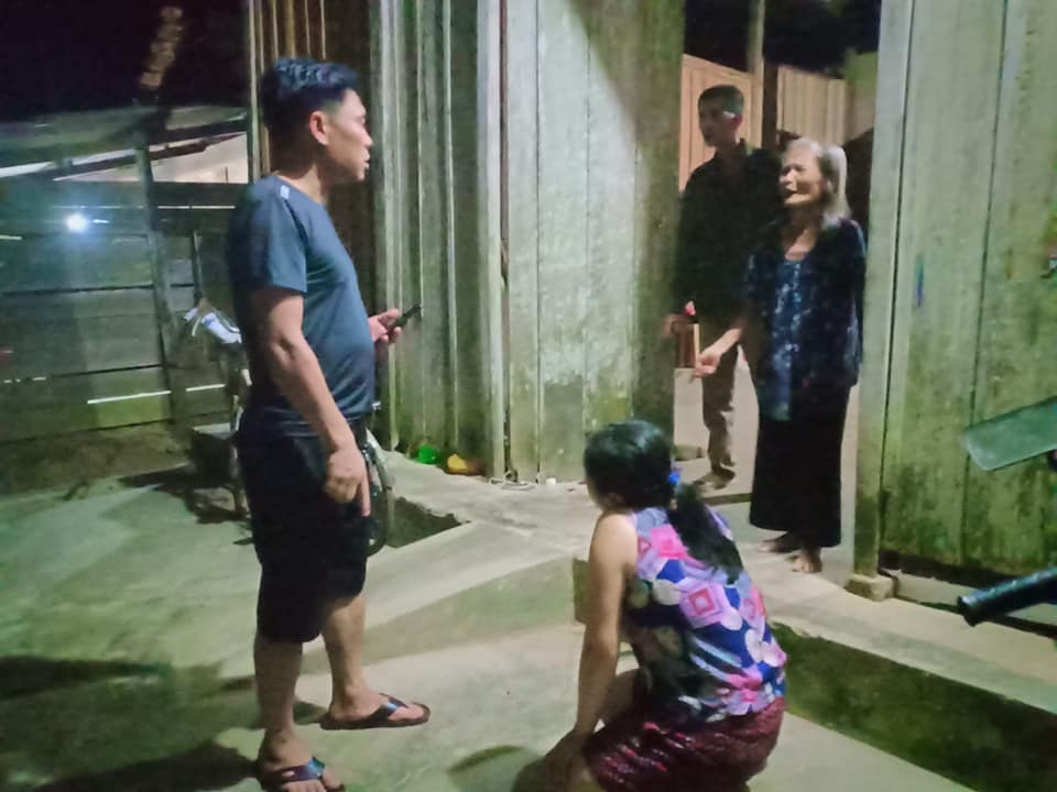 Giằng co với bố, nam sinh bị súng cướp cò bắn trọng thương