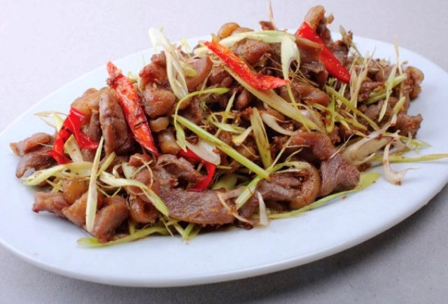 Vịt kho sả ớt thơm ngon đậm đà cho ngày mưa