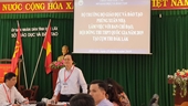 Bộ trưởng Phùng Xuân Nhạ yêu cầu giám thị phải kiểm tra từng ngóc ngách trong phòng thi