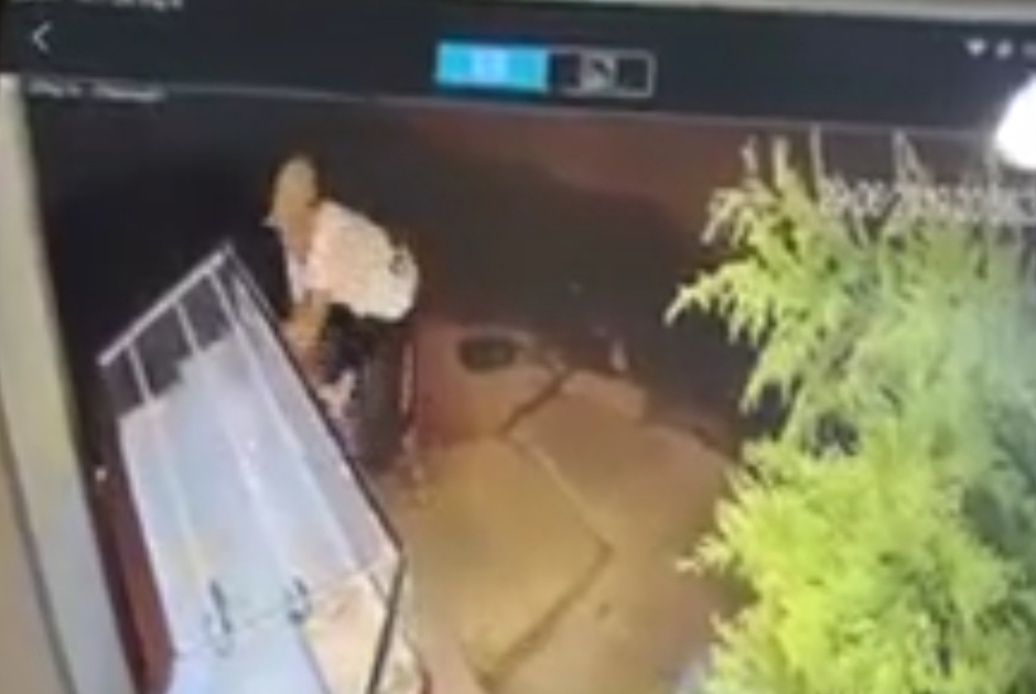 Truy bắt đối tượng cầm búa đập vỡ kính, để cướp vàng