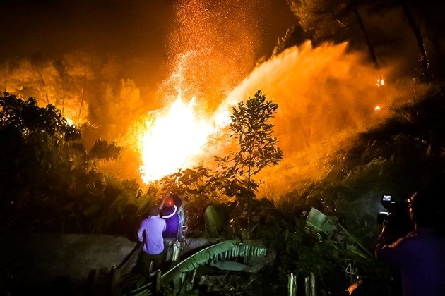 Hơn 500 người trắng đêm chiến đấu với giặc lửa tại Hương Sơn