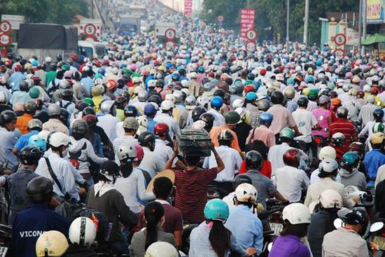 Dân số Việt Nam vượt 96 triệu người, xếp thứ 15 thế giới