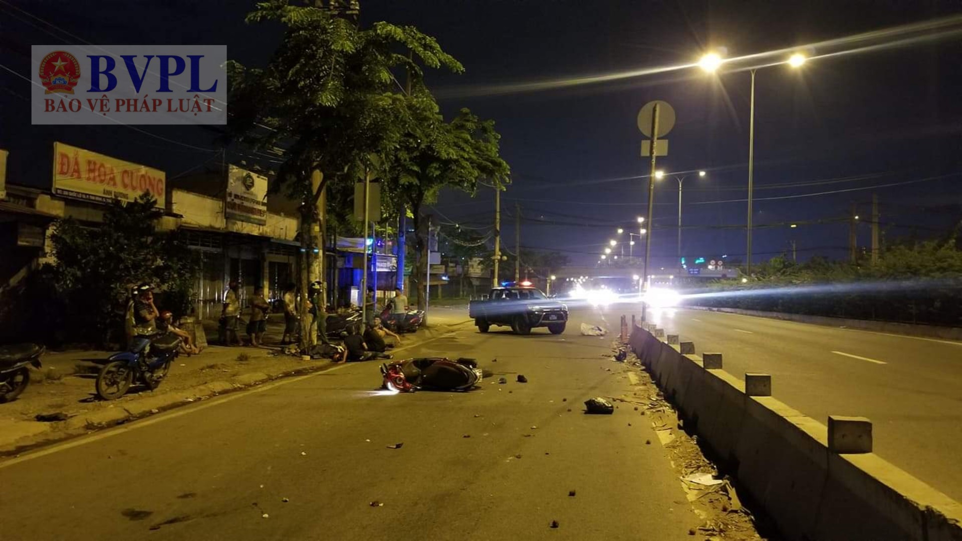 Truy tìm xe khách bỏ chạy sau vụ tai nạn chết người