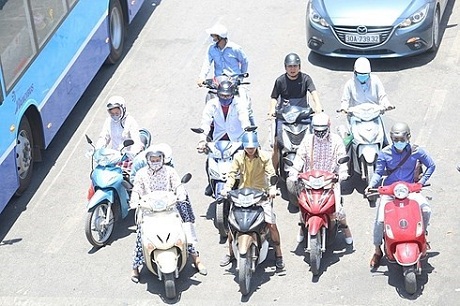 Nắng nóng tiếp tục bao trùm khắp các tỉnh Bắc Bộ và Trung Bộ